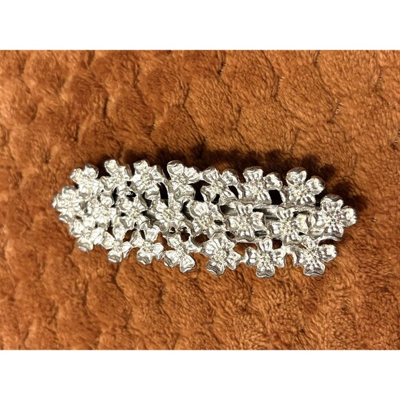 no Accessories - Vintage Silver-tone Floral Hair Barrette